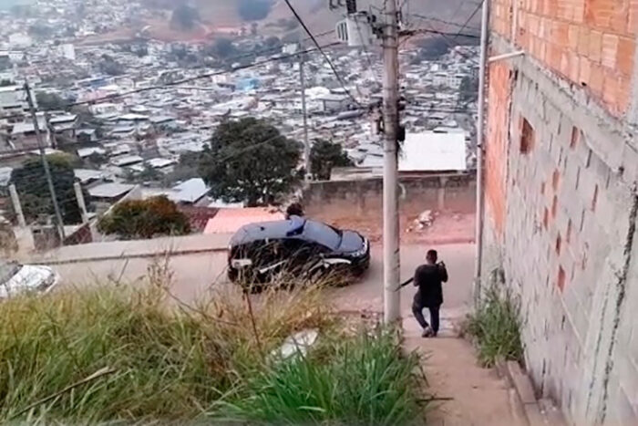Cinco são presos e dois apreendidos em operação no Bairro Santo Antônio 1 Operacao Santo Antonio foto Divulgacao PCMG