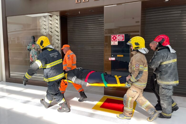 Simulado de segurança chama atenção em shopping de Juiz de Fora 2 Simulacao Shopping Gabriel Magacho 7 e1663686332403