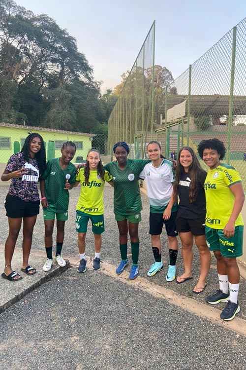 "Incrível": jogadoras do Sport conhecem estrutura do Palmeiras 1 Alunas do Sport e do Palmeiras