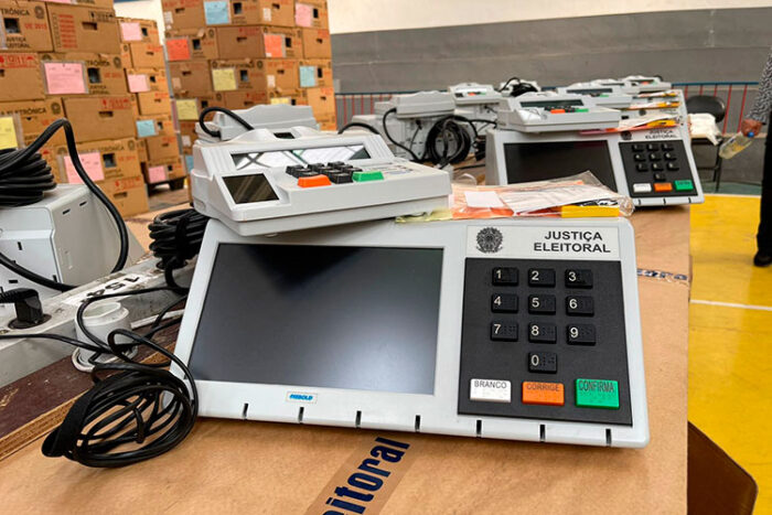 Urnas eletrônicas são auditadas pelo Ministério Público Eleitoral em JF 1 urnas 3 Magacho