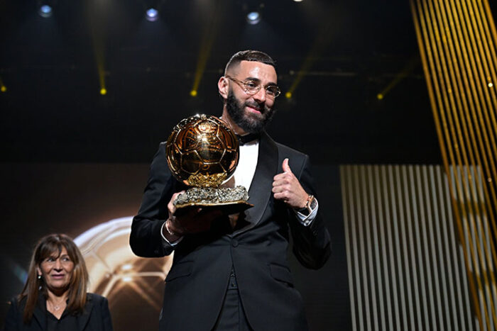 Benzema vence Bola de Ouro e Vinicius Jr é 8º; top 10 sem Ronaldo e Messi 1 Bola de Ouro foto France Football 2