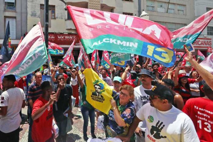 Apoiadores de Lula prevalecem no Calçadão na véspera do segundo turno 1 Calcadao vespera eleicao Felipe Couri 12 site