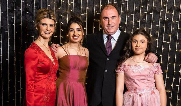 Homem com 4 mulheres 181022 enviada pelo CR com corte 1