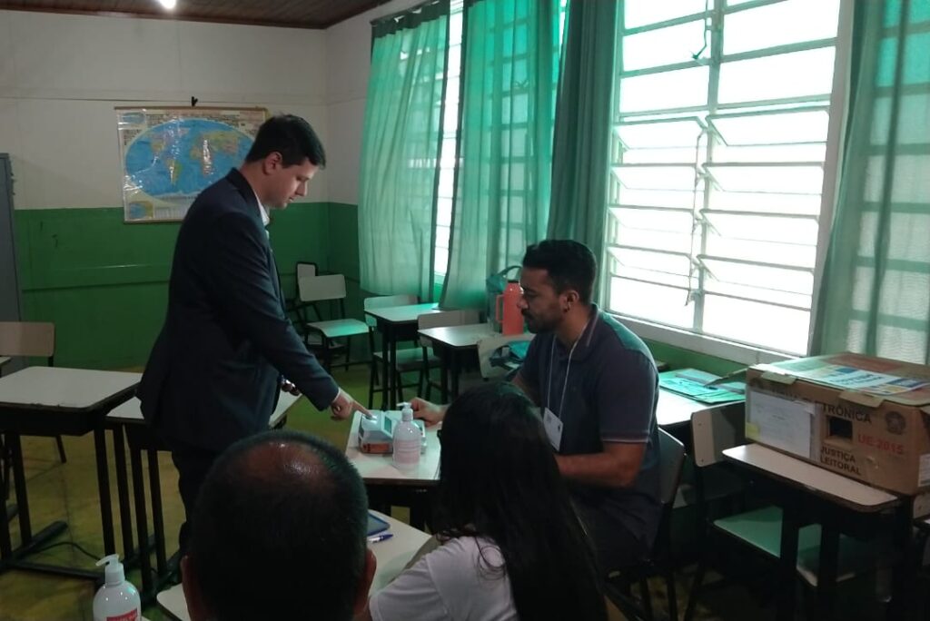 Candidato do PMB ao governo de Minas, Cabo Tristão vota no Bairro Bandeirantes em Juiz de Fora 2 cabo tristao 2 e1664713314715