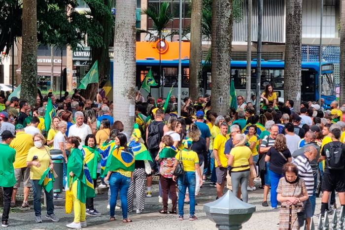 Bolsonaristas fazem ato em frente à sede da Brigada do Exército em JF contra resultado das eleições 1 Manifestacao PH Leonardo Costa