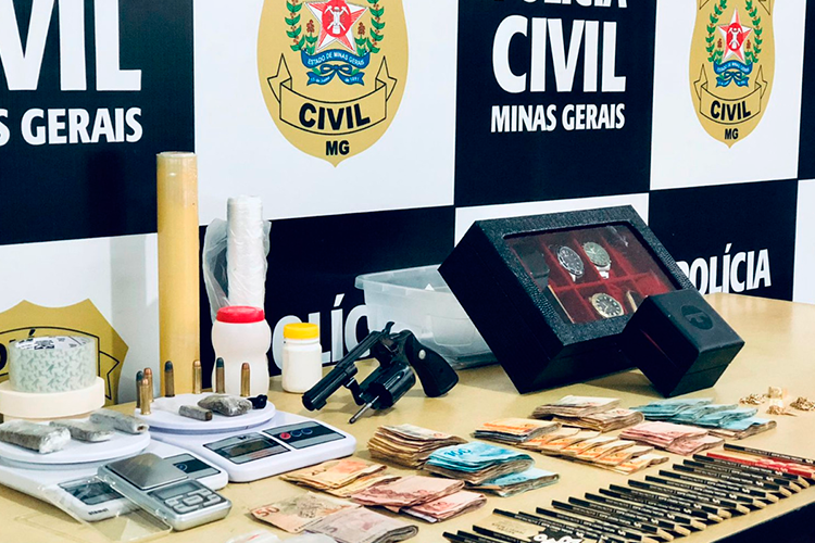 “Disque-drogas” em Ubá movimentava mais de R$ 3 milhões com tráfico 1 2Dique dorgas PCMG