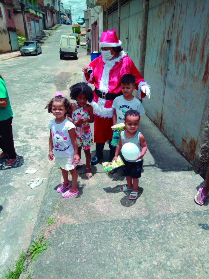 Iniciativas voluntárias incrementam ações ao fim do ano 2 MAMAE NOEL arquivo pessoal 2
