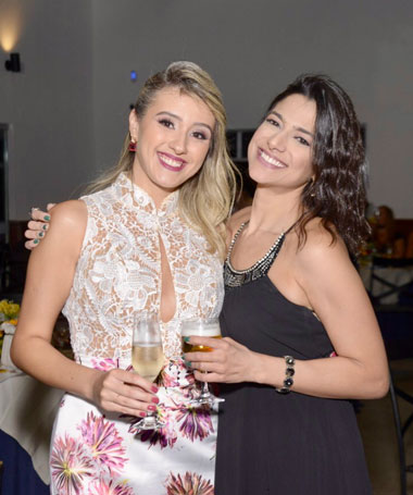 Coluna Cesar Romero - 18 e 19 de dezembro 3 Rafaela Banhato e Lais Rezato 161222 CAPA DE DOMINGO enviada pelo CR