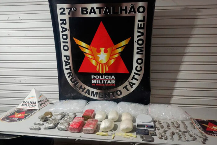 PM apreende drogas em mata atrás de condomínio no Parque das Águas 1 drogas apreensao condominio foto divulgacao policia militar