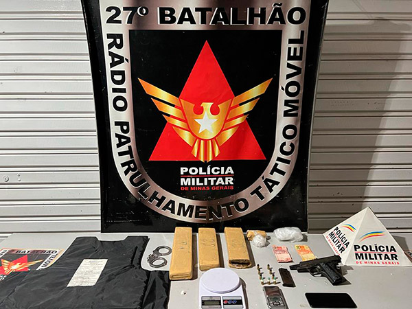 PM apreende pistola, munições e drogas no Parque das Águas 1 Apreensao de arma e drogas no Parque das Aguas Divulgacao PM