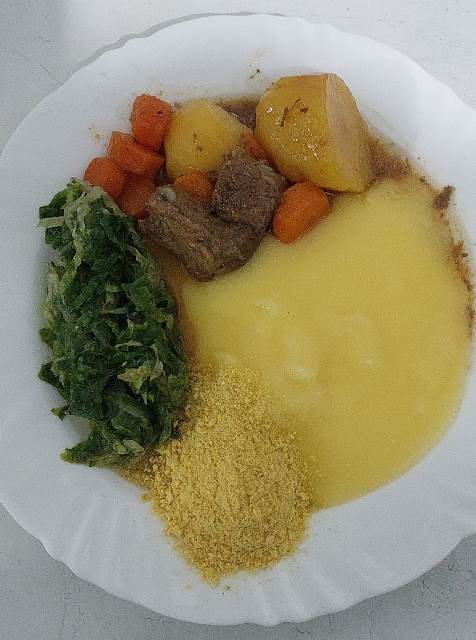 Salve, simpatia! 6 Carne cozida com angu e almeirao