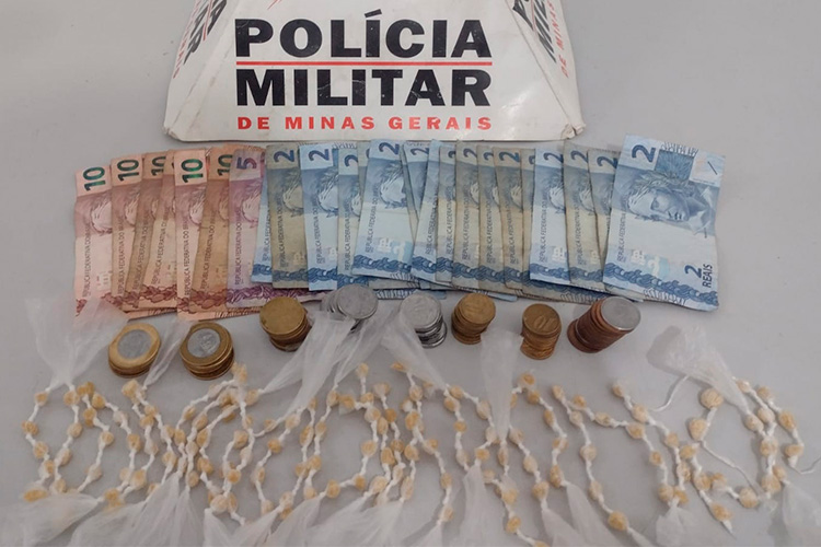 Adolescente de 18 anos é preso com 153 pedras de crack em Bicas 1 apreensao bicas by pm
