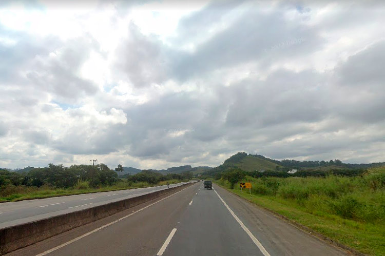 Carros são apedrejados em tentativas de assalto na BR-040 1 br-040