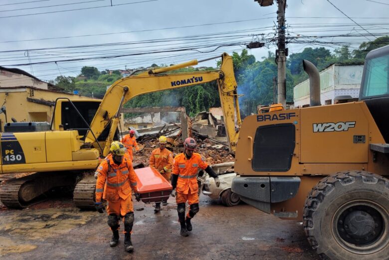 Corpo de vítima de explosões no Santa Terezinha ainda aguarda identificação no IML 1 corpo encontado by gabriel silva e1673014878502