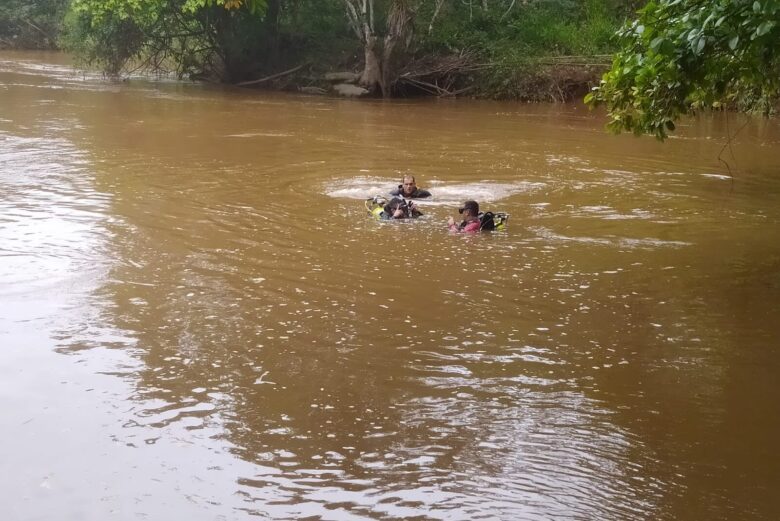 Bombeiros encontram corpo de adolescente que desapareceu em cachoeira 1 corpo localizado em mar de espanha na cachoeira by corpo de bombeiros e1674047877784