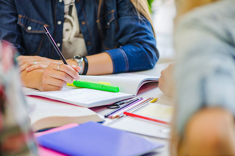 Governo de Minas abre inscrições para 40 mil vagas em cursos técnicos gratuitos 1 estudo freepik