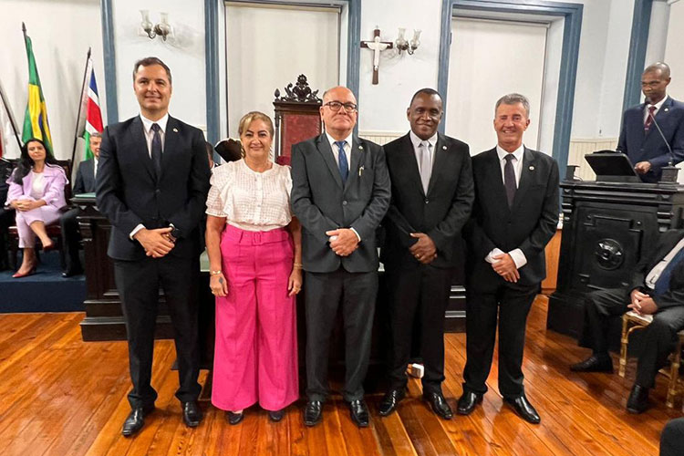 mesa diretora cmjf