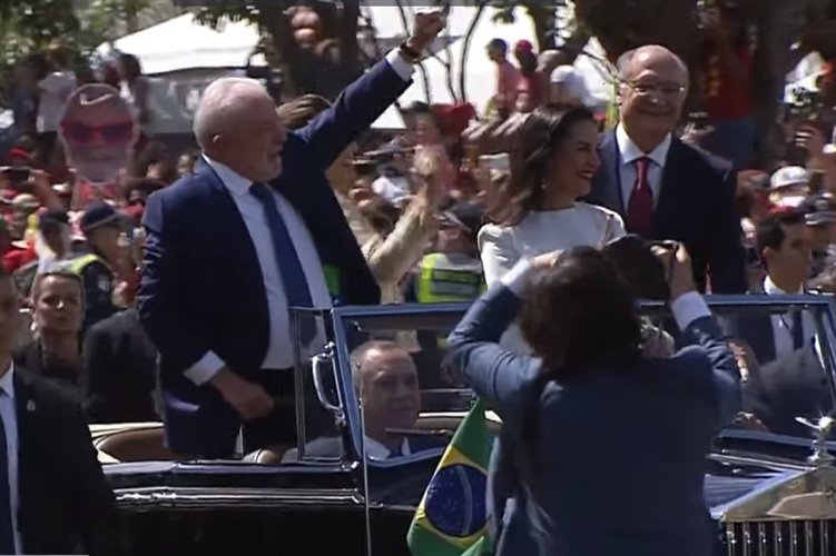 Lula é empossado e se torna presidente pela terceira vez 2 posse lula 2 reproducao tv brasil