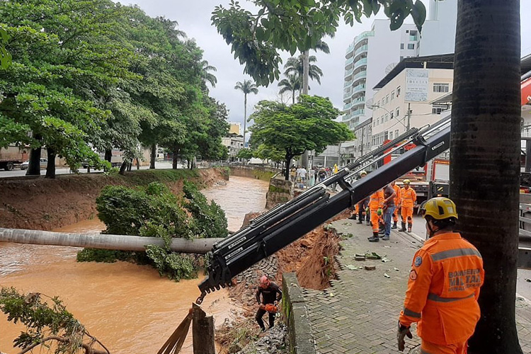 Chuva persistente causa transtornos nas cidades da região 1 uba prefeitura uba