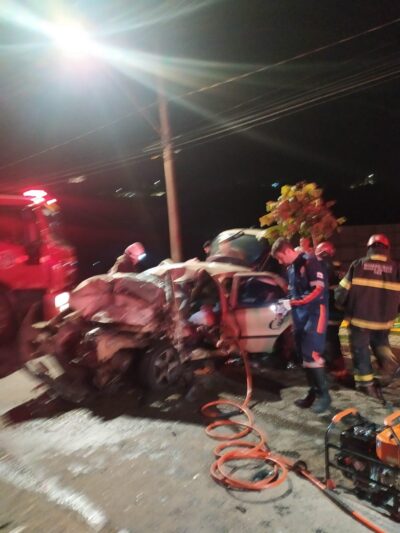 Batida entre carro e ônibus do Demlurb deixa um ferido 1 1acidente marilandia by bombeiros e1676289019226