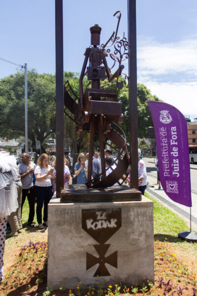 Estátua de Zé Kodak é inaugurada no Largo do Riachuelo 1 3 homenagem ze kodak scaled e1676651728181