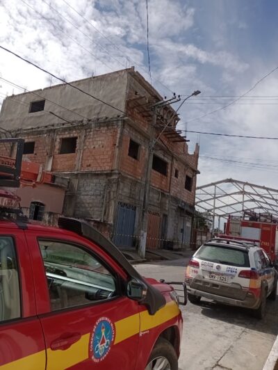 Trabalhador morre após ser eletrocutado em andaime por 30 minutos 1 3eletrocutado em barosso by bombeiros e1676475875124