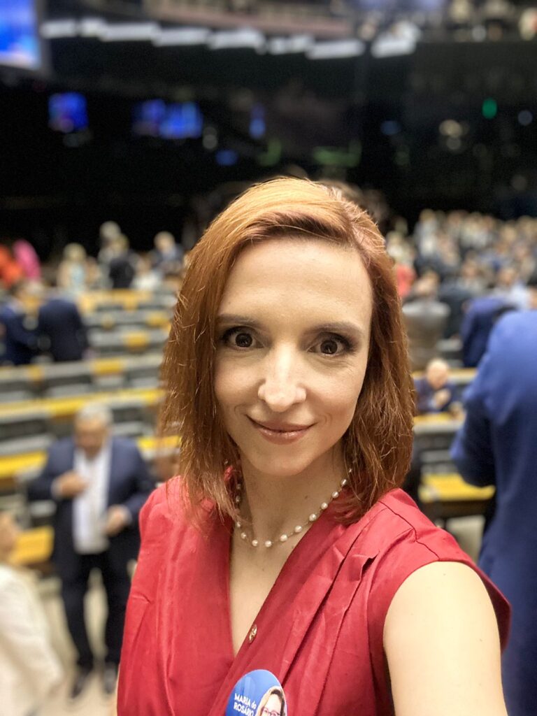 Mandato de Ana Pimentel faz seminário de formação para pré-candidatos 1 Ana pimentel toma posse by redes sociais