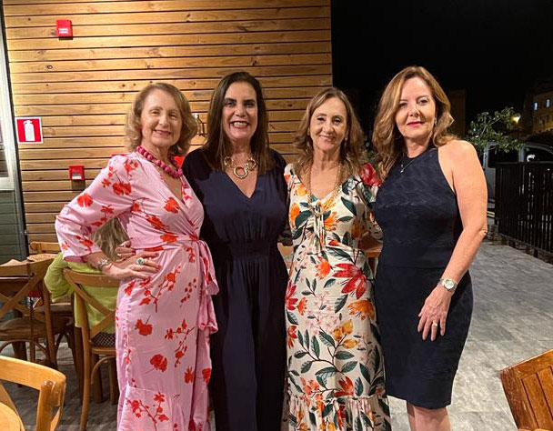 Coluna Cesar Romero - 10 e 11 de fevereiro de 2023 1 Andrea Picorelli Monica Gomide Heliana Aglio e Elaine Quaresma 090223 enviada pela Giglia com corte