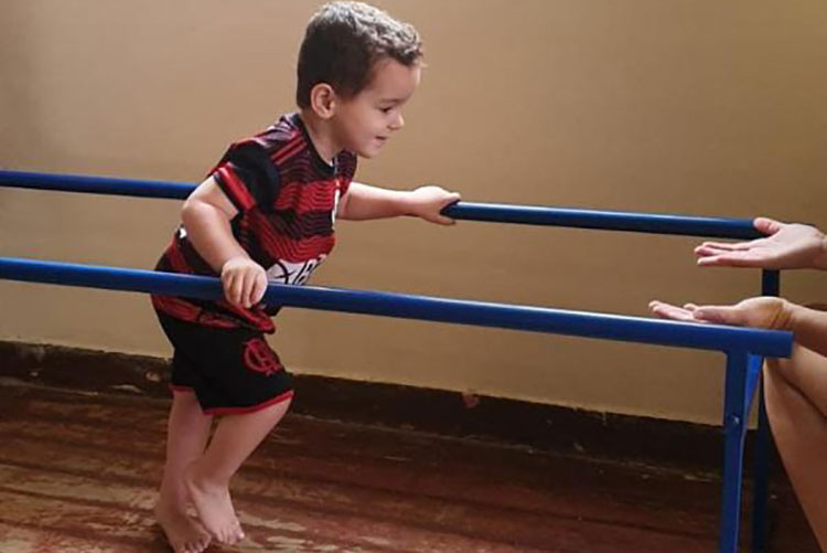 Família realiza vaquinha para custear tratamento de menino diagnosticado com paralisia cerebral 1 Renato Policiano Xavier arquivo pessoal 2