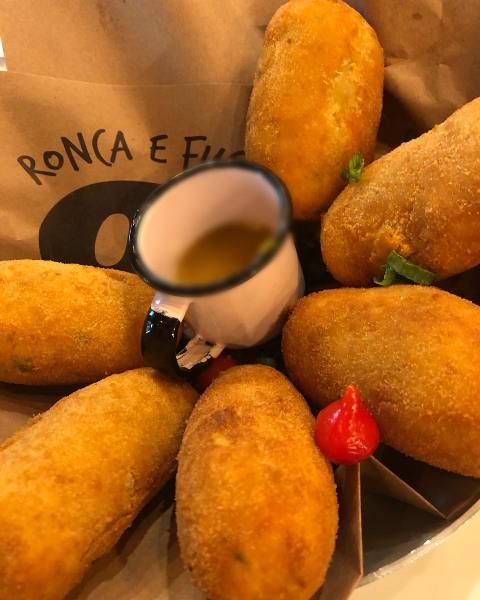 Bolinho de mandioca Bolinho de mandioca