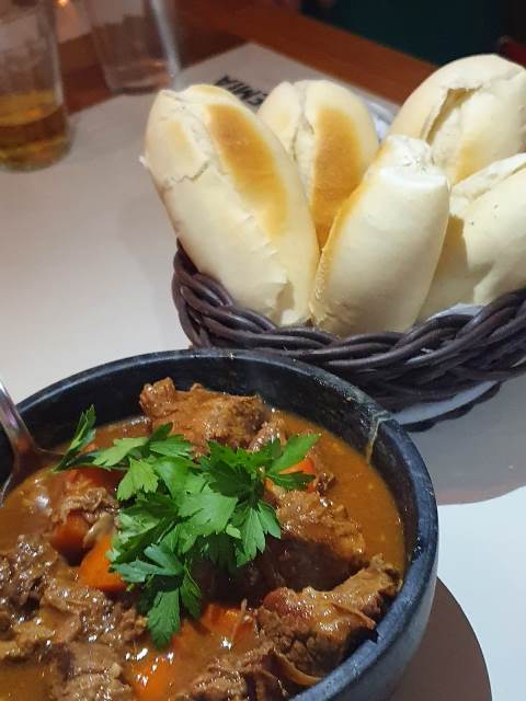 Quem quer pão? 2 Carne de panela do Pao Moiado