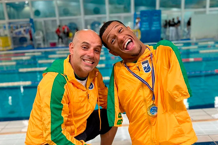 "Orgulho": Gabriel Araújo quebra recorde mundial no World Series de Natação 1 Gabrielzinho e Fabio reproducao