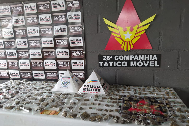 Adolescente é apreendido por suspeita de tráfico de drogas na Zona Sudeste 1 apreensao drogas pm
