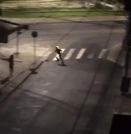 Mulher é suspeita de atear fogo em homem na Rua São Sebastião 1 homem fogo jf reproducao redes sociais interna site