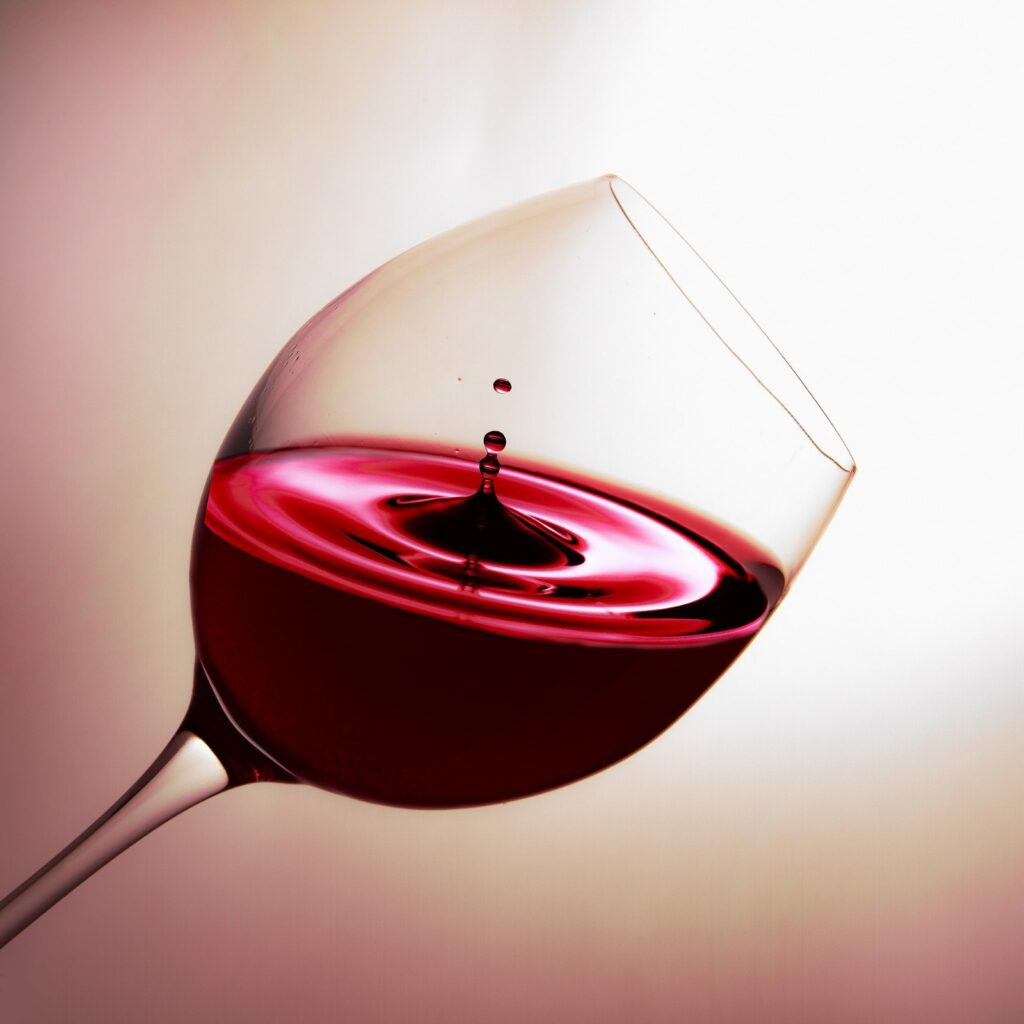 Vinho, uma bebida universal! 2 vinho by Christine Sponchia por Pixabay