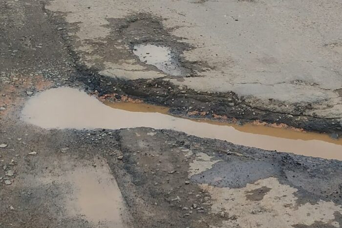 Falta de manutenção da Avenida JK é alvo de reclamação 1 vu10.03