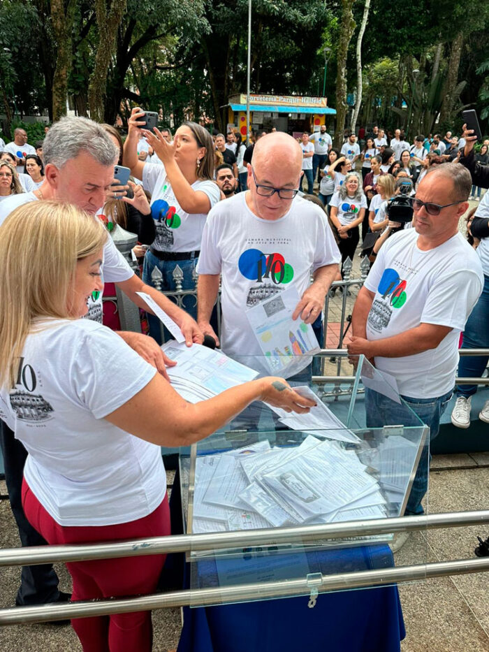 Câmara insere depoimentos na Cápsula do Tempo, que será aberta em 2053 1 cápsula