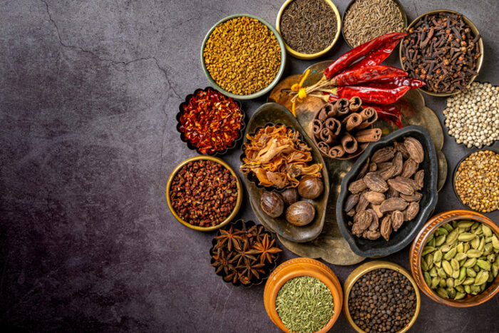 Como as especiarias foram decisivas para a história da humanidade e para colocar mais aromas e sabores nos pratos 1 especiarias