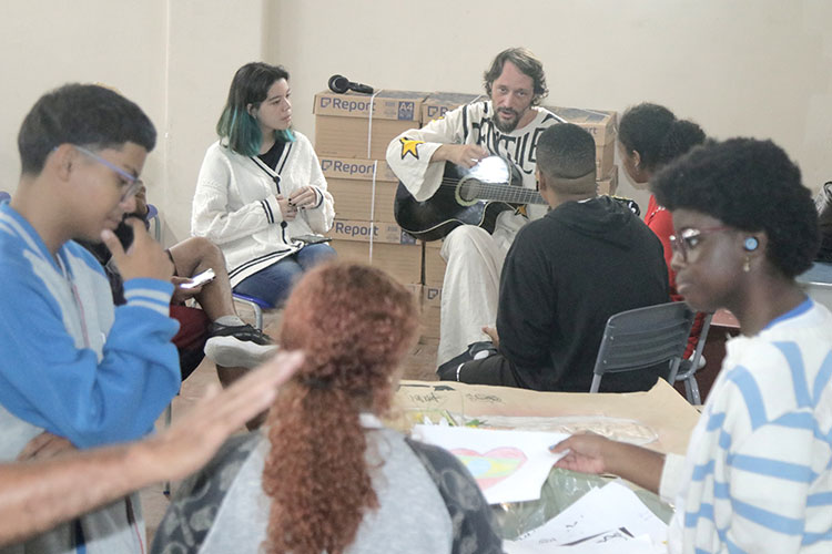 Ameaças de ataques a escolas levam a reflexão sobre causas e motivações 1 LEONARDO COSTA SARAU DA GENTILEZA 2 2