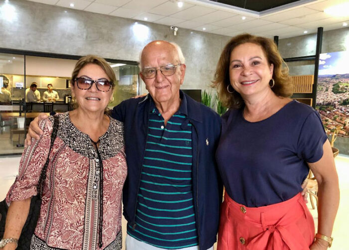 Coluna Cesar Romero - 14 e 15 de abril de 2023 2 Tres pessoas 130423 enviada pelo CR