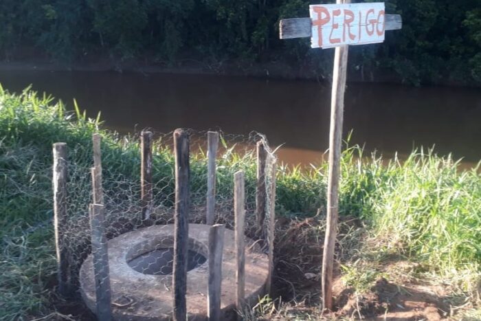 Caixa pluvial destampada oferece risco na Avenida Brasil 1 WhatsApp Image 2023 04 11 at 11.55.16