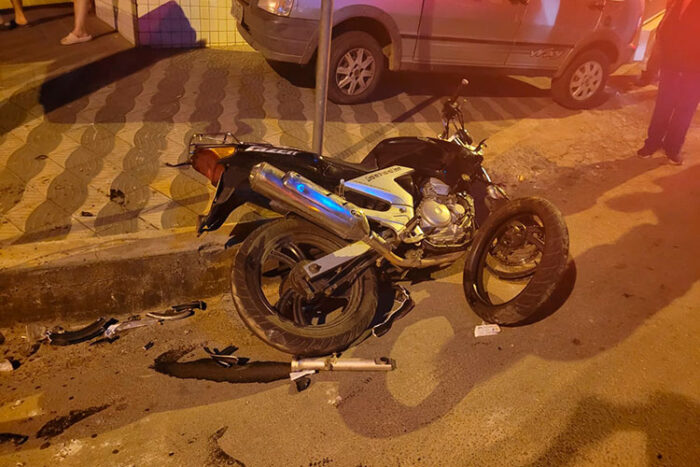 Motociclista tenta desviar de obstáculo na pista e morre ao bater em poste 1 acidente motociclista barbacena foto bombeiros
