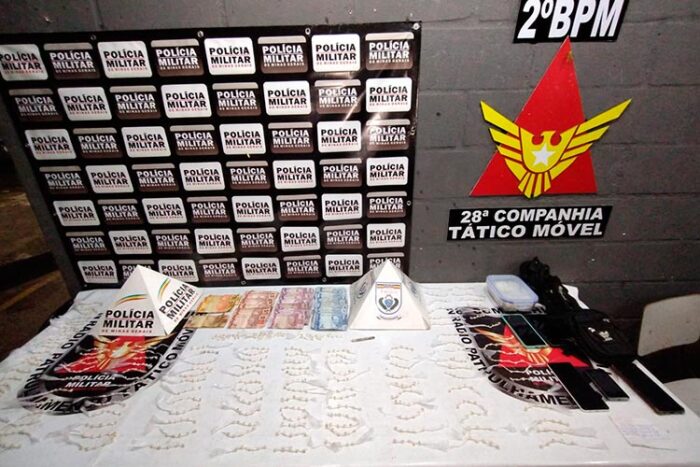 Mais de 700 pedras de crack são apreendidas no Bairro São Bernardo 1 apreensao crack foto pmmg