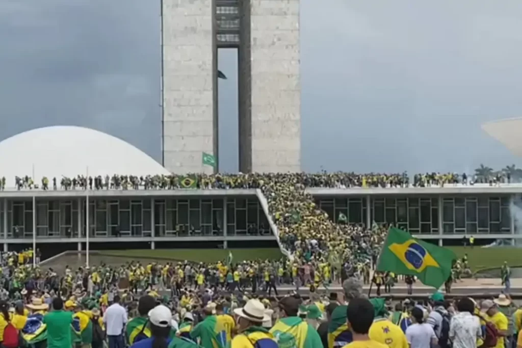 Adiamento na instalação da CPI do 8 de janeiro: Pacheco e o cenário político atual 1 bolsonaristas congresso CAPA.jpg