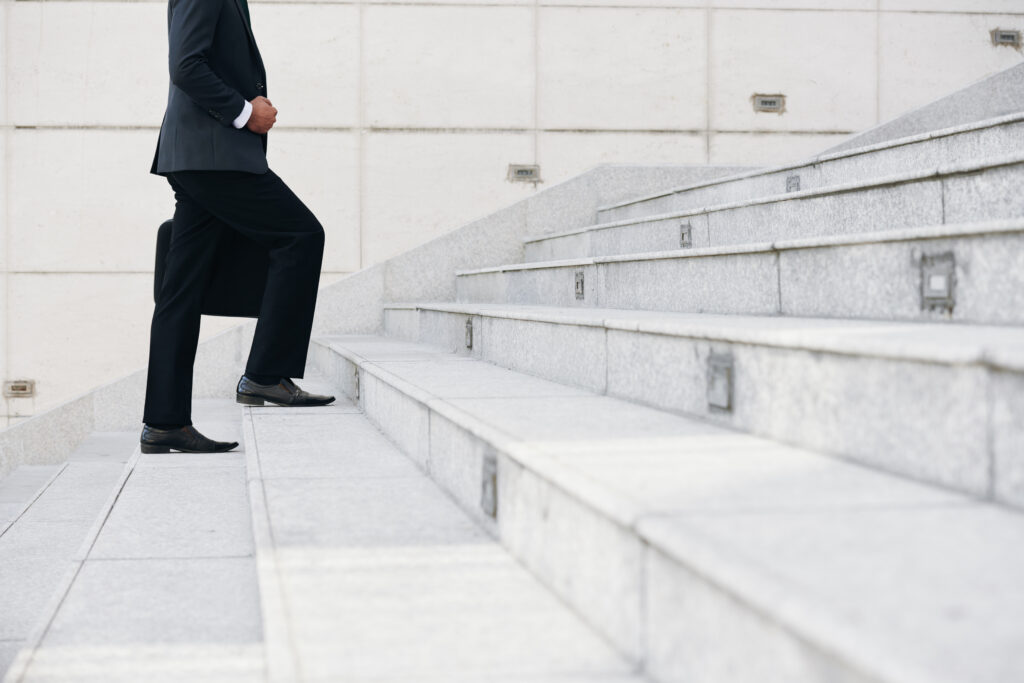 Transição de carreira: qual o momento de apostar em uma nova trajetória profissional? 2 career ladder
