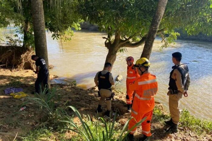 Corpo de mulher é encontrado às margens de rio em Muriaé 1 corpo rio muriae foto radio muriae reproducao