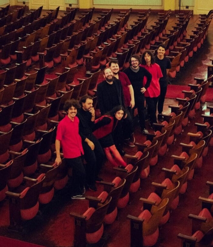 Legrand e Varanda se encontram no palco no Cine-Theatro Central 1 asduasbandasjuntas