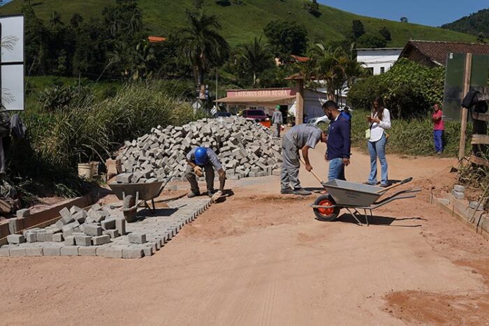 Desvio das obras de calçamento libera passagem para Ibitipoca nos próximos dias 1 estrada ibitipoca calçamento