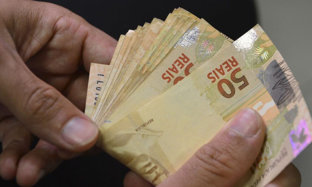 Homem terá que indenizar ex-companheira por usar dinheiro dela 1 Homem terá que pagar R$ 5,5 mil após pegar mais de R$ 3,5 mil de ex-companheira