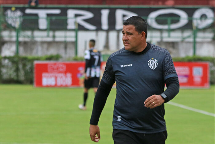 Técnico Flávio Tinoco deixa o Tupi após derrota para o Uberlândia 1 tinoco tupi by leo